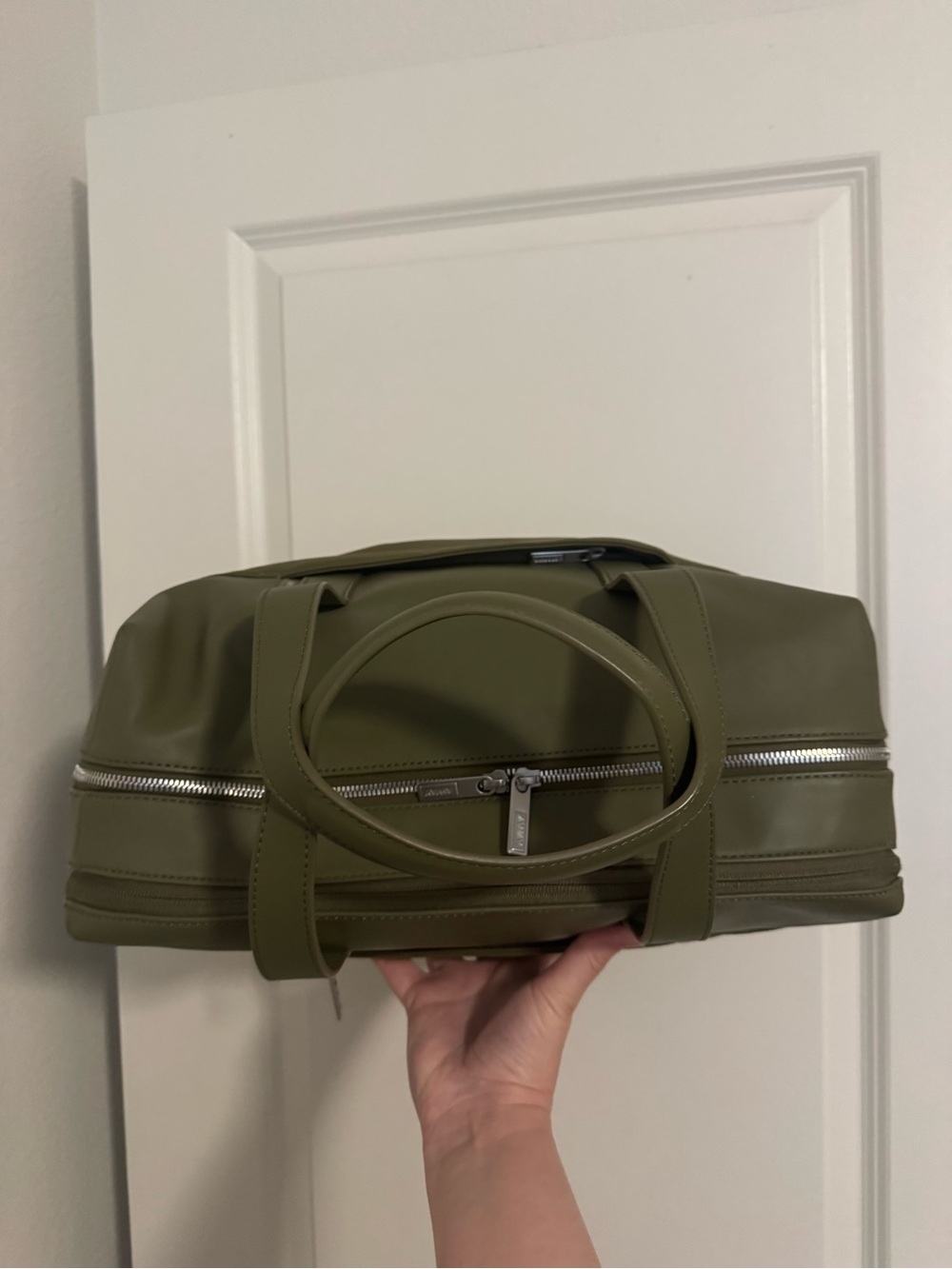 Away Olive Green Men’s Toiletry Bag - Picture 5 of 12